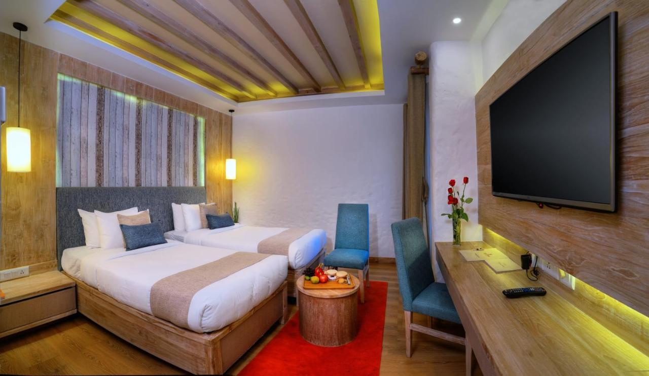 Hotel Barahi Pokhara Exterior foto