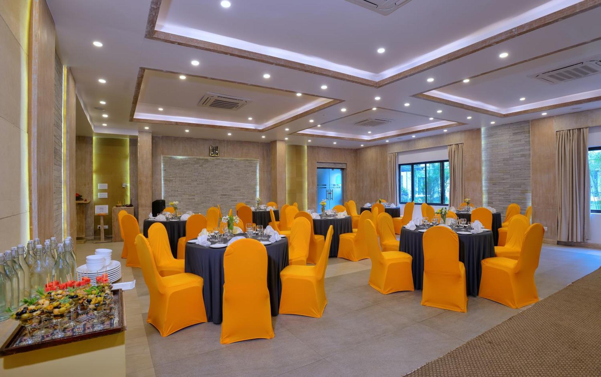Hotel Barahi Pokhara Exterior foto
