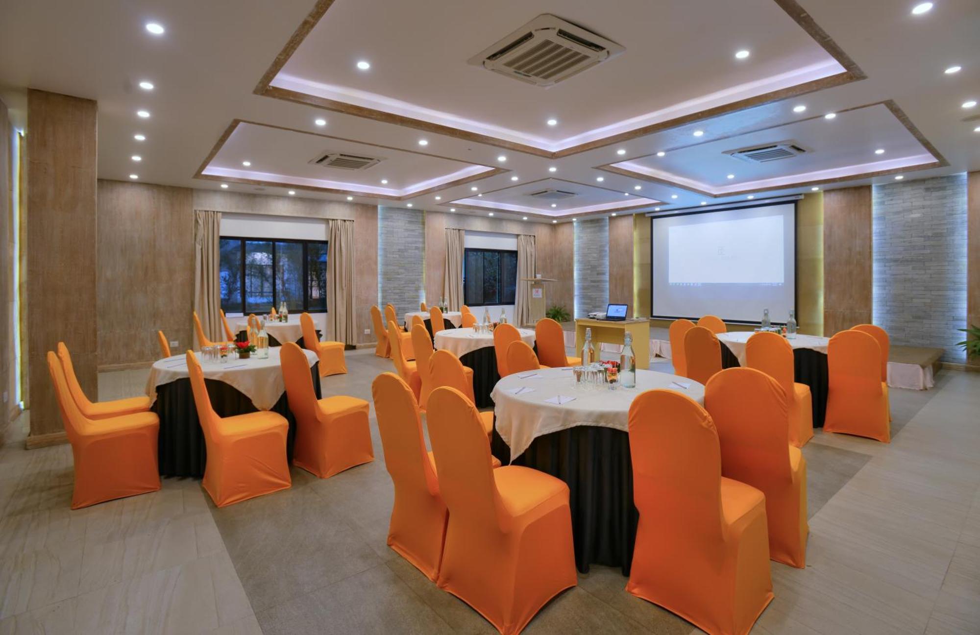 Hotel Barahi Pokhara Exterior foto