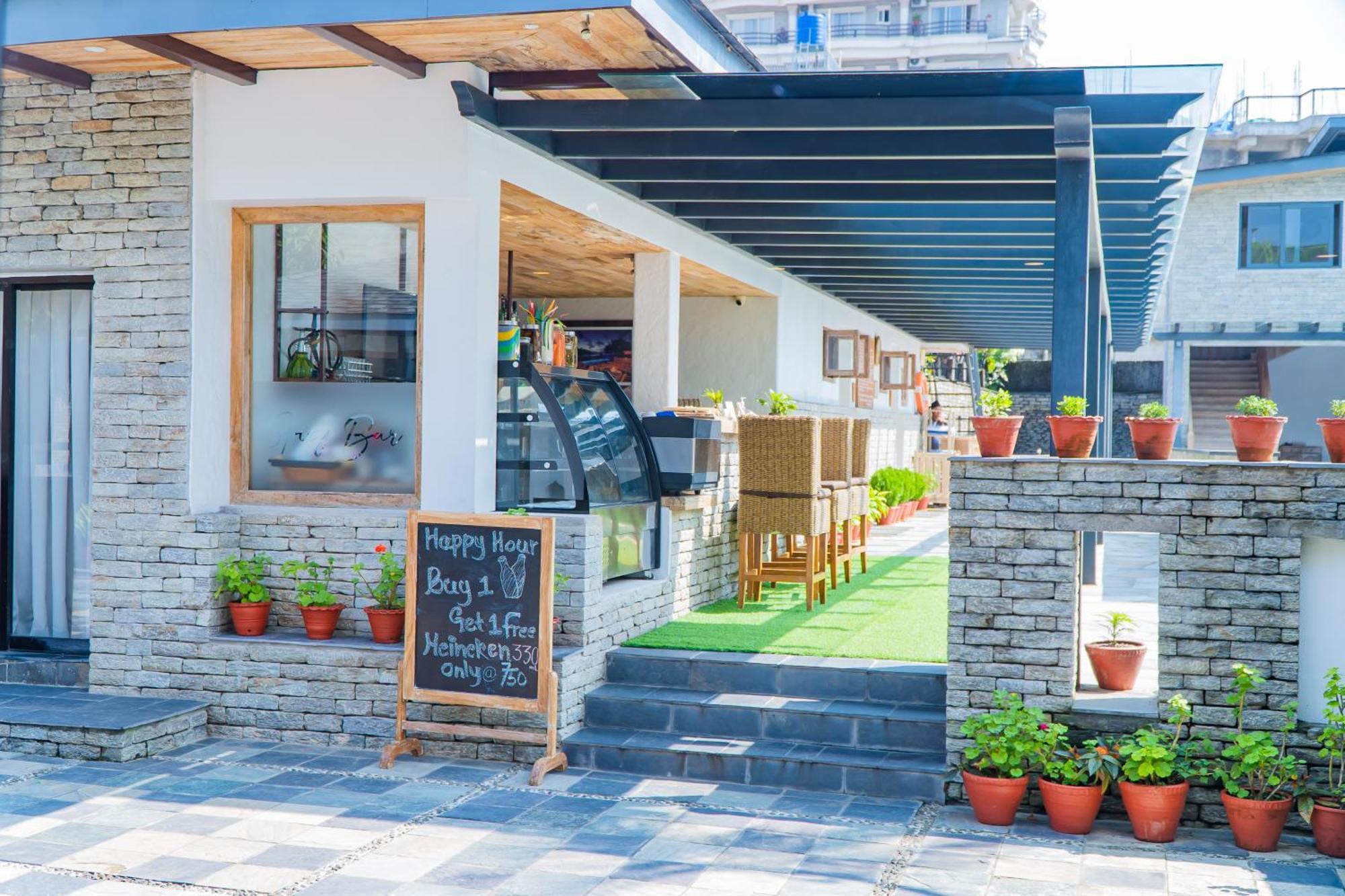 Hotel Barahi Pokhara Exterior foto