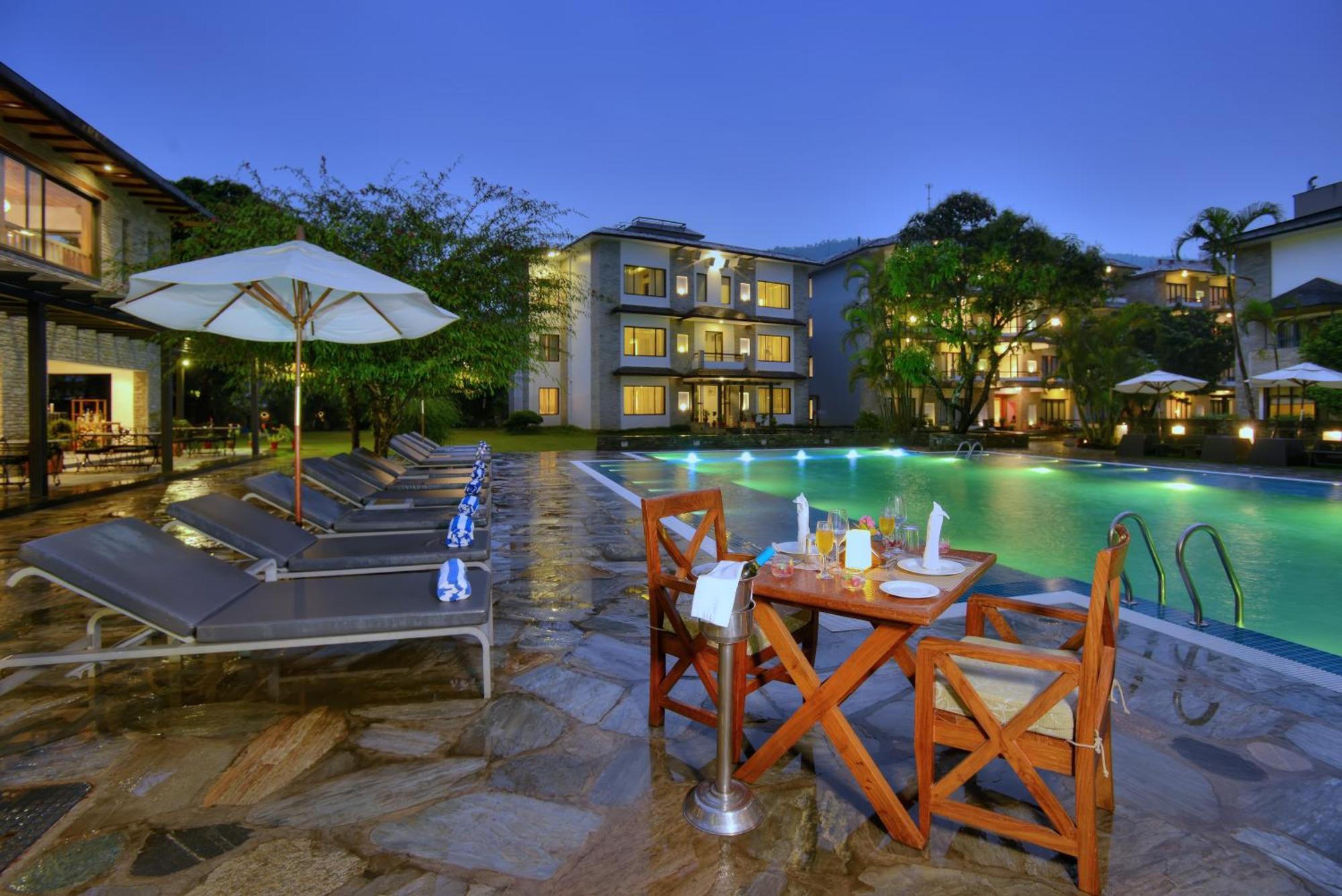 Hotel Barahi Pokhara Exterior foto