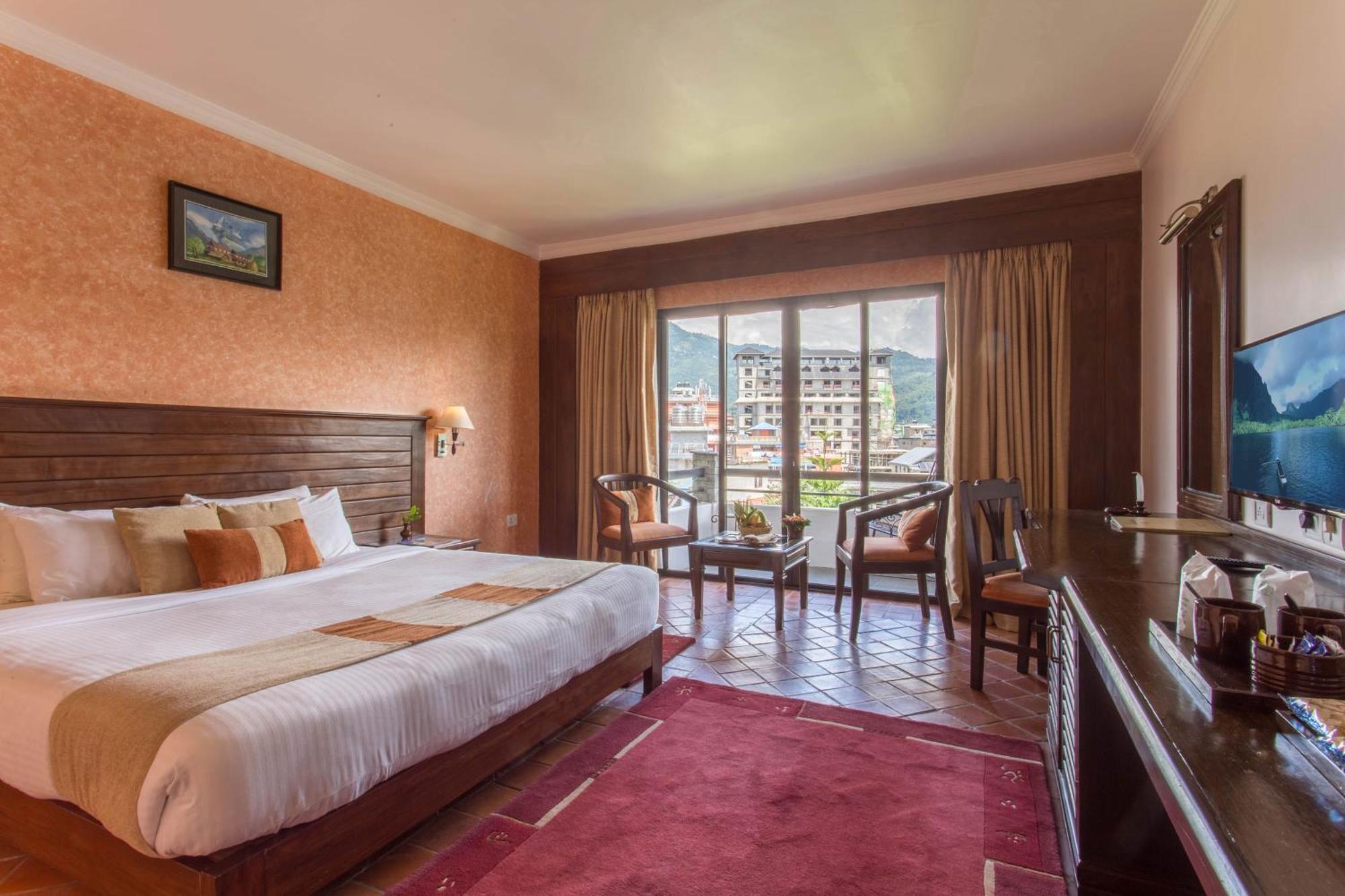 Hotel Barahi Pokhara Exterior foto